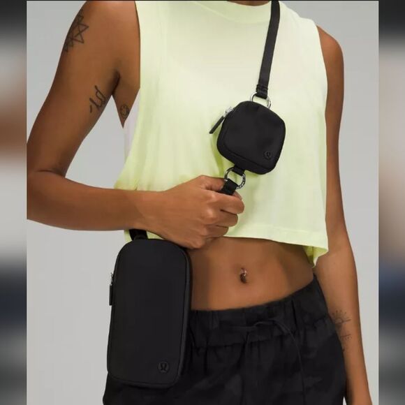 Lululemon Modular Phone Crossbody Matte Black small pouch unisex men's women's - Picture 1 of 13
